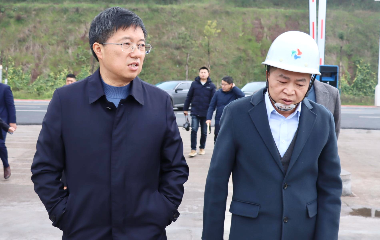 南溪區(qū)委書記、南溪經(jīng)開區(qū)黨工委書記劉剛率隊調研遠東股份宜賓智能產(chǎn)業(yè)園